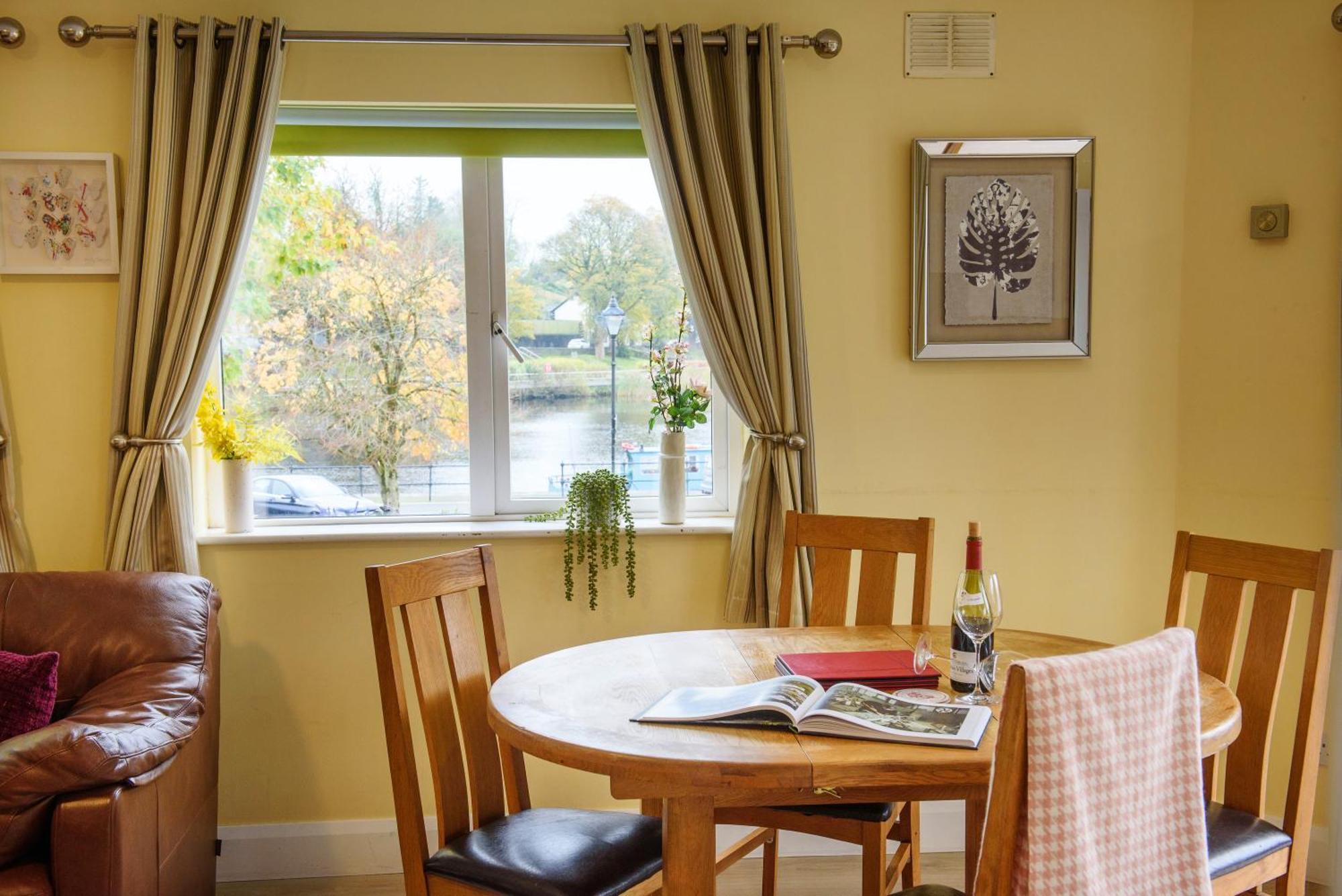 Waterfront Self Catering Houses Carrick on Shannon Kültér fotó