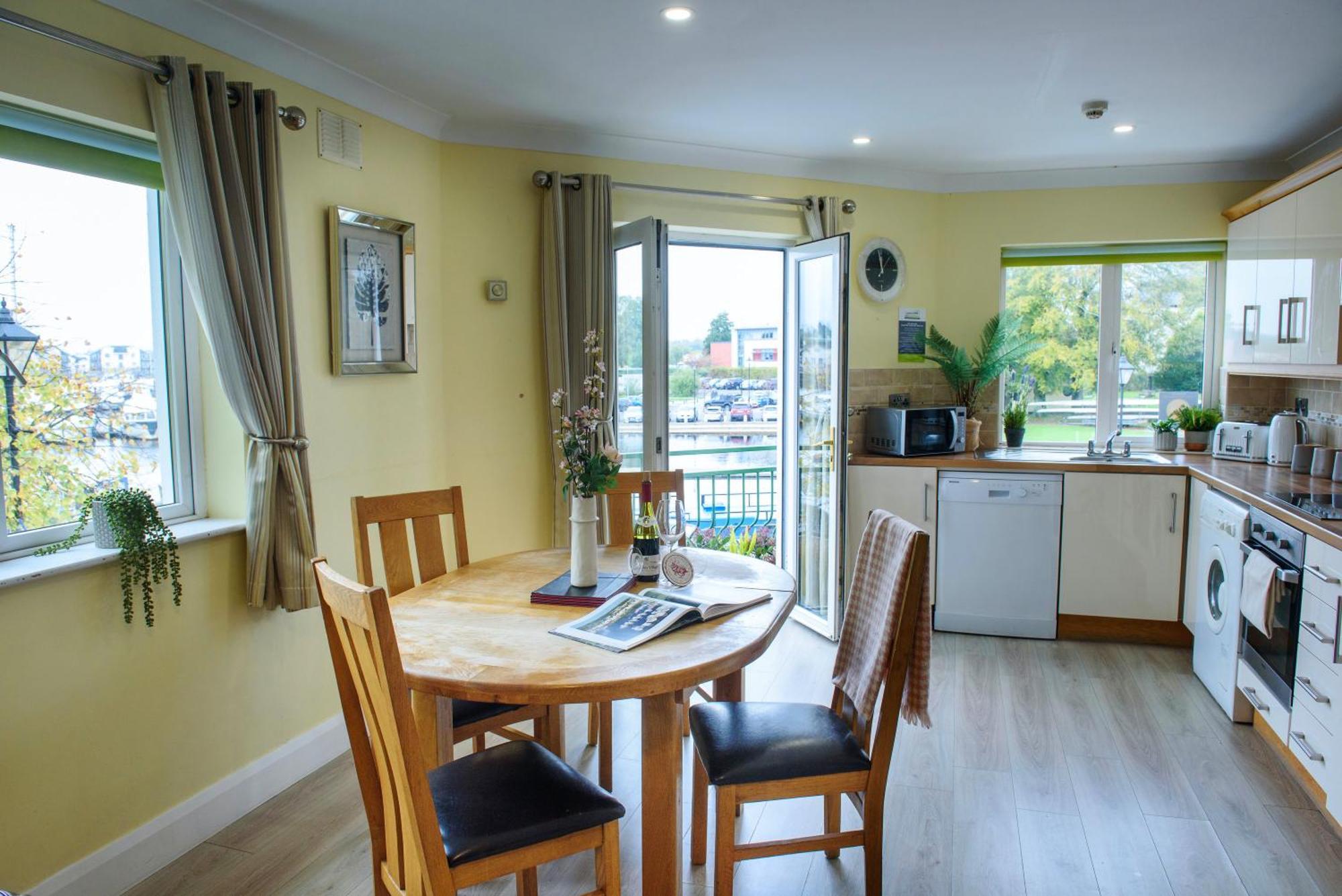 Waterfront Self Catering Houses Carrick on Shannon Kültér fotó